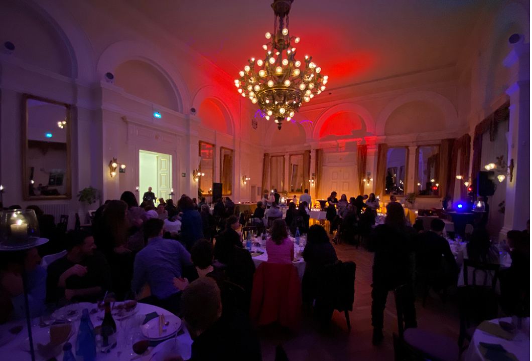 DJ per evento aziendale elegante e cena di gala a Roma